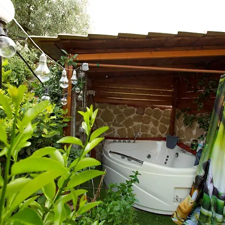Bed & Breakfast Eden Lilli 4*