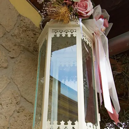 Eden Lilli Bed & Breakfast 4*