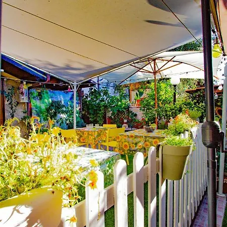 Eden Lilli Bed & Breakfast