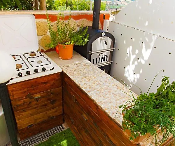 Eden Lilli Bed & Breakfast