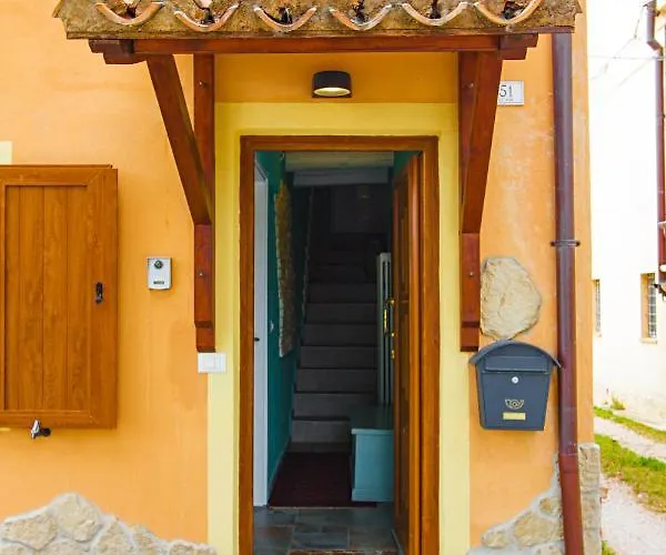 Bed & Breakfast Eden Lilli La Pieve (Pesaro and Urbino)